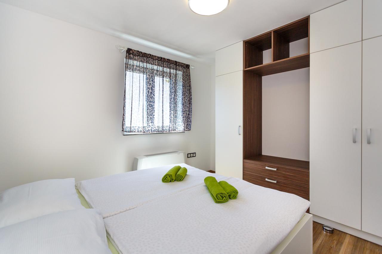 Apartments Vlado 克尔克 外观 照片